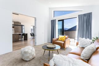 Fresh & Stylish Holiday Home - - 4