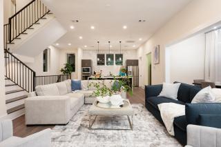 Houston Modern Luxury Walkable, Spacious, Elegant - 8