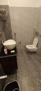 Urban Bliss - Luxury Villa, Gym, Kitchen, library, 5 Min DLW, 10 Min Station & BHU - Varanasi - 5