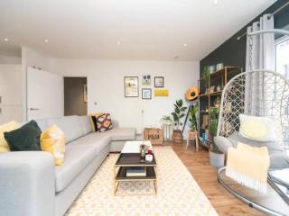 Stunning and Stylish Flat Mins From Central London Pass the Keys - Londra - 2