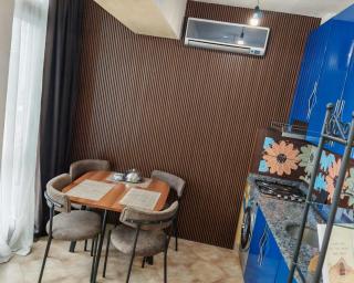 Apartment near Sheraton with lake view - Batumi - 5