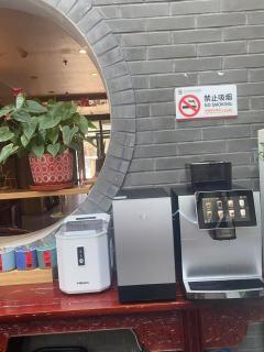 East Sacred Hotel ᴸᴱO Celebrating our 1st anniversary ---Foreign Accept English-Speaking Team--- 2 mins-walk to Subway丨Customized Tour Better-Live like a Local丨Near Tiananmen Forbidden丨Free Laundry,coffee,snacks and wifi-unlimited Software Leo - Peking - 5