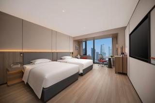 Holiday Inn Express Chongqing Central Park by IHG - 1