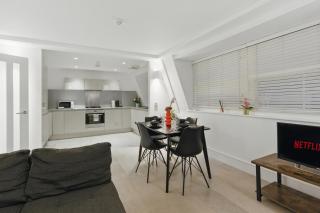 Stylish 2BR Clerkenwell Apartment Private Outdoor Space - London - 5