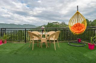 2bhk serviced apartment with balcony kasauli by ExoticStays - Kasauli - 1