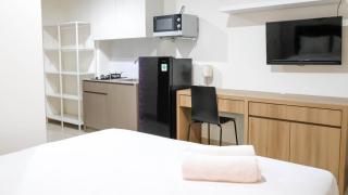 Elegant and Best Choice Studio at Grand Sungkono Lagoon Apartment By Travelio - Surabaya - 6