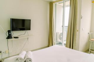 Comfort and Homey Studio at Parkland Avenue Apartment By Travelio - 2