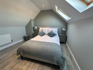 Stylish Contemporary Home in Earl Shilton - - 3