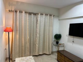 Room with a balcony near the sea - Mumbai - 5