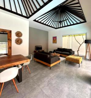 Luxury at Family Ties Villa - Gili Air - 8
