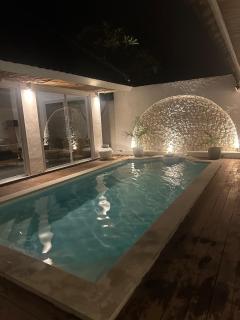 Luxury at Family Ties Villa - Gili Air - 6