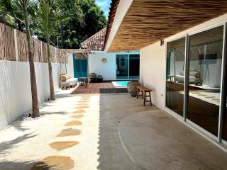 Luxury at Family Ties Villa - Gili Air - 4