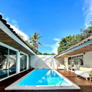 Luxury at Family Ties Villa - Gili Air - 0