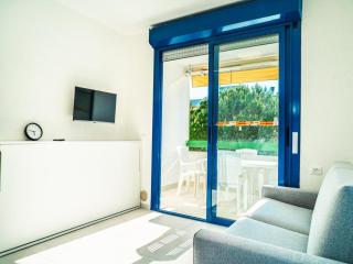 Enjoy the sun from the terrace of our studio - 2