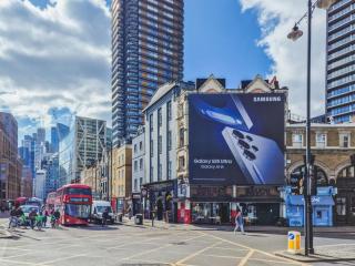 One GES by Artsy - London - 8