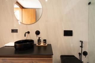 Pavillon Living Maarif - 1BR with Private Patio & Parking - 4