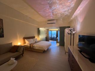 漫遊文旅溫泉宅一山海景觀陽台房一晚上7點入住一晚進晚退-21小時睡飽飽方案 - 3