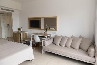 Venus Beach Hotel - 9