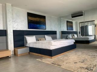 Penthouse, Sea View & Jacuzzi! - 2