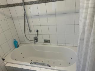 Bahnhofsnahe, ruhige und sonnige 2 Zimmerwohnung in der Mosbacher Straße - 2