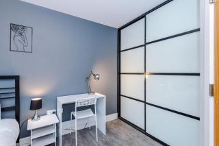 Modern 2 Bed Apartment in Birmingham City Centre, Perfect for Business & Long Stay with FREE Parking - Birmingham - 9