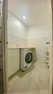 Modern Studio Room Retreat - Harristown - 2