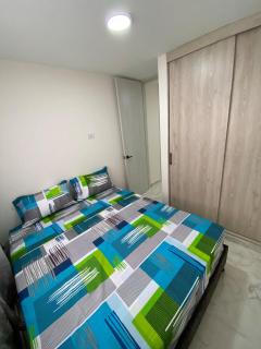 Fácil acceso zona central y hospitalaria - 1