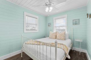 Two Bedroom Beach House with Private Parking, Outdoor shower and MORE - Panama City Beach - 3