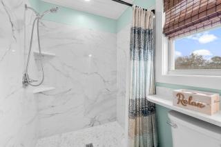 Two Bedroom Beach House with Private Parking, Outdoor shower and MORE - Panama City Beach - 4