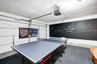 5 min to Grand Park, Perfect for families & small groups, King Bed, FirePit, Ping Pong! - Westfield - 4