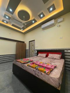 श्री शीश महल आश्रम अतिथि निवास - Ayodhya - 6