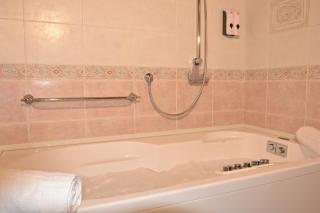 Suite degli Estensi - Jacuzzi & Parking - 4