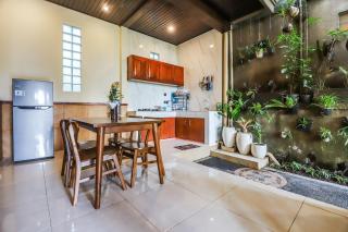 Greenfield Viewhouse - Spacious 1st Floor Lodging - Ubud - 8