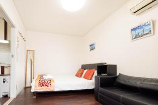 Hostel道顿堀心斎橋難波机场巴士步行3-5分钟马路对面就是黑门市场 楼下就是地下铁口超级好位置最大可9人 - Osaka - 8