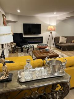 Luxurious Private Apartment - Oakville - 0