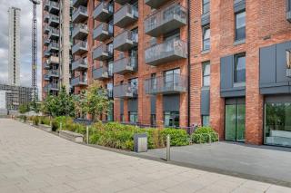 Modern, Spacious 2bed, 2bath apartment in Barking - Barking - 2