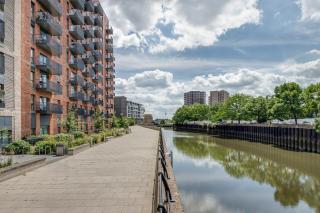 Modern, Spacious 2bed, 2bath apartment in Barking - Barking - 7