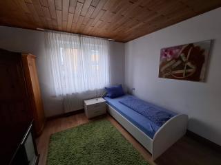 Haus - 4 Zimmer - 2 Bad - 1Küche, bis 8 Personen - 9