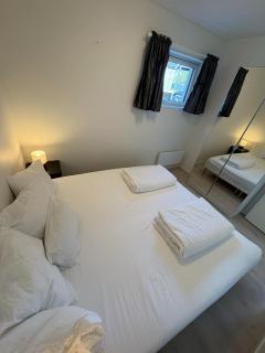 Lisas apartment, private new 1 bedroom and 1 living room with sofa bed and big windows, share with nobody - Oslo - 3