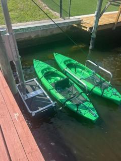 Tropical Breeze Canal Waterfront Home, Heated Pool - Cape Coral - 7
