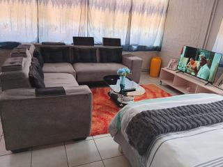 Close Curtains Maboneng - 4