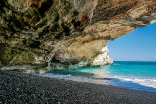 ThAeros 2-Bedroom Apartment in the center - 3