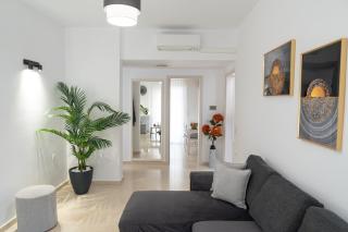 ThAeros Central Apartment Near the Beach! - 8
