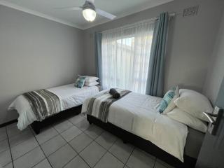 Spacious Getaway at 8 The Manors - Ballito - 4