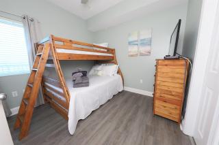 Lighthouse 715 3 Bed, 3 Bath - 3 Pools Right on Beach Walk to Hangout - Gulf Shores - 8