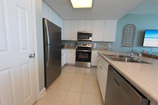 Lighthouse 715 3 Bed, 3 Bath - 3 Pools Right on Beach Walk to Hangout - Gulf Shores - 2