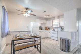 Stylish Stay Near Vegas Strip! Sleeps 6! - Las Vegas - 9