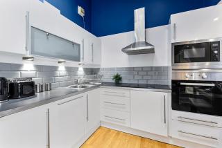 Bright and Spacious 2 bed apartments in Central London - 4