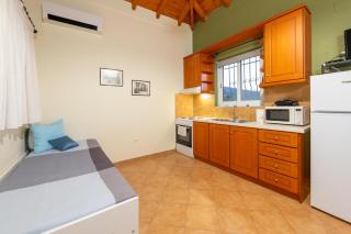 Spedion Villa - Near to sea with heated swimming pool - Gythio - 4