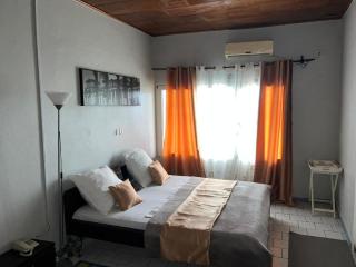 The Bonadikombo LK HOTEL - - 2